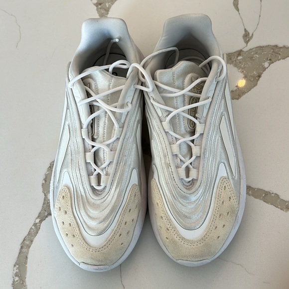 Adidas Ozelia White Sneaker 8.5 - Picture 2 of 6